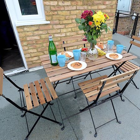 Apartamento 2 Bed Terraced Flat Piccadilly Line Londres Exterior foto